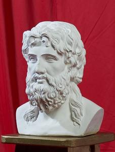 busto de zeus en yeso colores azul claro, rosa y blanco